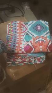 lot 6181 image: Queen Size Bedding set - 2 Pillow Cases - 1 Blanket