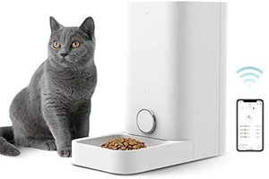 lot 1067 image: smart pet feeder