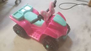 lot 6216 image: Minnie Mouse Electric Fourwheeler