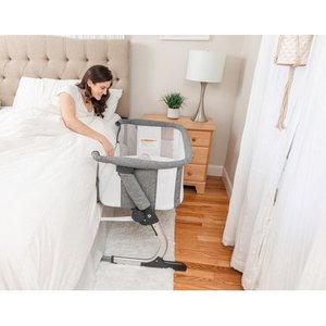 lot 1181 image: Baby Delight Beside Me Dreamer Bassinet and Bedside Sleeper