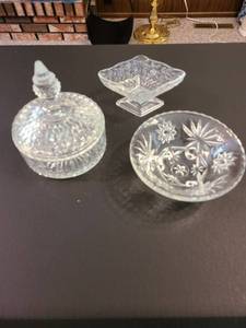 lot 1016 image: Set of 3 candy dishes 8