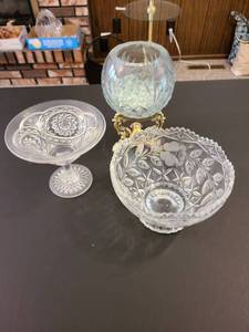 lot 1017 image: Set of 3 candy dishes 10