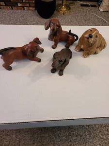 lot 1019 image: Set of 4 ceramic dogs