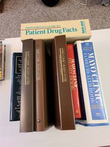 lot 1021 image: Medical dictionary and health books