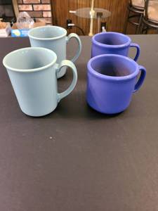 lot 1103 image: Set of 4 coffee mugs