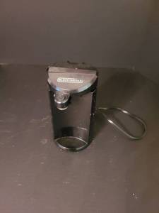 lot 1121 image: Black and Decker can opener