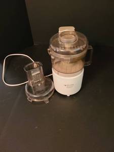 lot 1123 image: Black and Decker shortcut food processor