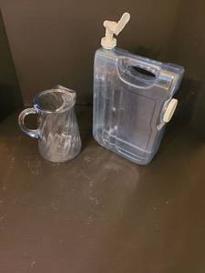lot 1133 image: Set of 2 water pitchers