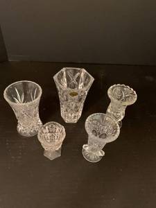 lot 1202 image: Set of five small crystal vases