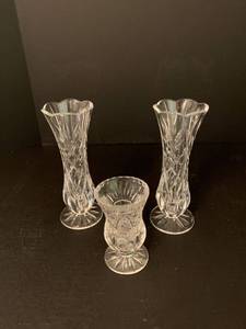 lot 1203 image: Set of three medium crystal vases