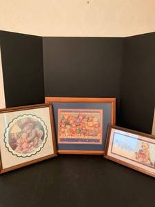 lot 1218 image: Set of three bear pictures