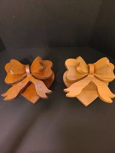 lot 1408 image: Set of 2 wall decorations