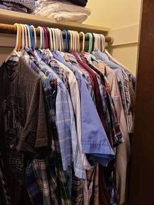 lot 1423 image: Assorted mens shirts