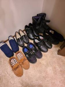 lot 1426 image: Set of 8 mens shoes size 7