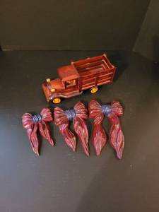 lot 1505 image: Assorted home dcor