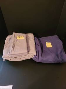 lot 1517 image: Twin size sheet set, and twin fitted sheet