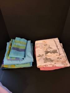 lot 1519 image: Set of 2 Queen size sheet sets