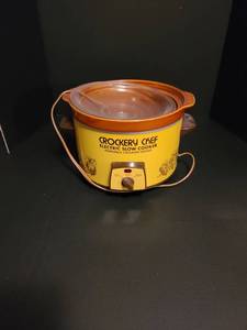 lot 2000 image: Crockery chef electric slow cooker