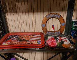 lot 2009 image: Assorted 4th of July decorations
