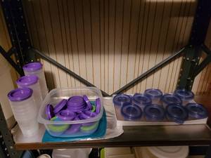 lot 2010 image: Assorted storage containers