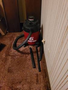 lot 2024 image: 6 gallon shop vac
