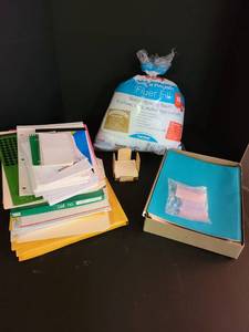 lot 2043 image: Assorted office supplies