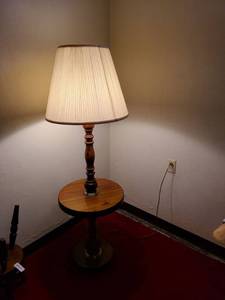 lot 2050 image: Table side lamp