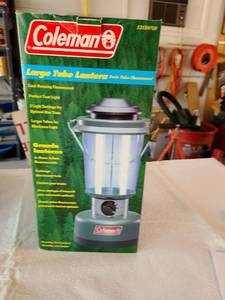 lot 3007 image: Coleman large tube lantern