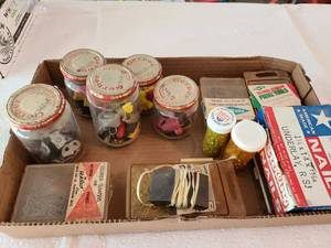 lot 3008 image: Assorted garage items this phone