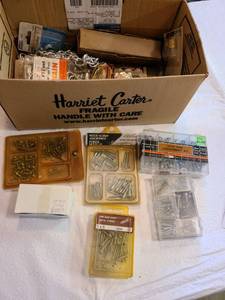 lot 3013 image: Assorted nails and screws