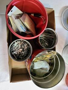 lot 3016 image: assorted garage items