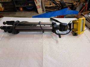 lot 3021 image: Shop light on stand