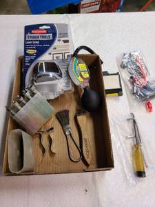 lot 3030 image: Assorted garage items