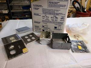 lot 3039 image: Assorted electrical supplies and outlet covers
