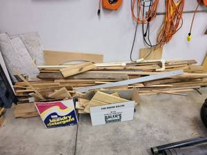 lot 3056 image: Assorted scrap wood