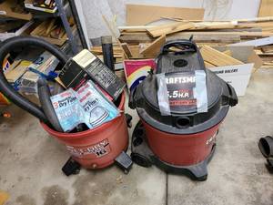 lot 3060 image: Craftsman shop vac 5.5 hp with attachments