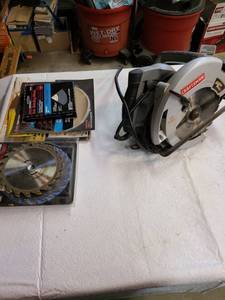 lot 3072 image: Craftsman circular saw 7 14,
