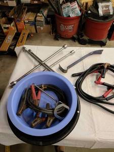 lot 3082 image: Car maintenance products