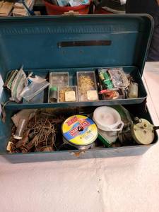 lot 3093 image: Tackle Box with fishing supplies