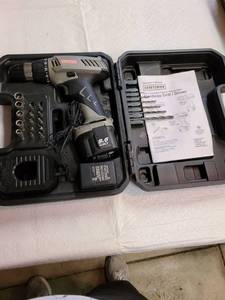 lot 3095 image: Craftsman cordless drilldriver