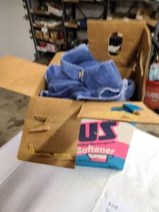 lot 3103 image: Box of shop rags