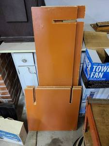 lot 3136 image: 2 shelf unit