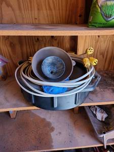 lot 4013 image: Oil Pan and supplies