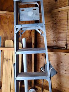 lot 4014 image: 8 stepladder
