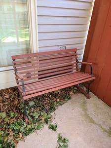 lot 4019 image: Outdoor bench