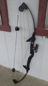 lot 223 image: Vintage Bear Compound Bow