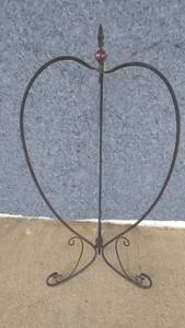 lot 239 image: Decorative Collapsible Plant Hanger