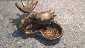 lot 254 image: Big Sky Carvers Solid Carved Moose Ashtray  Spoon Dish