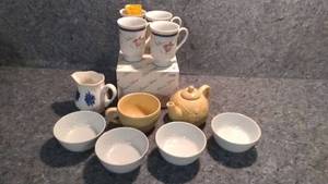 lot 263 image: Vintage Princess House Footed Porcelain Coffee Mugs Set of 4 and More