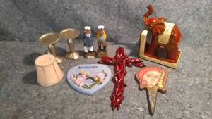 lot 283 image: Mixed Artful Decor Lot
